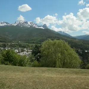 https://ladroit-barcelonnette.fr-provencehotel.com